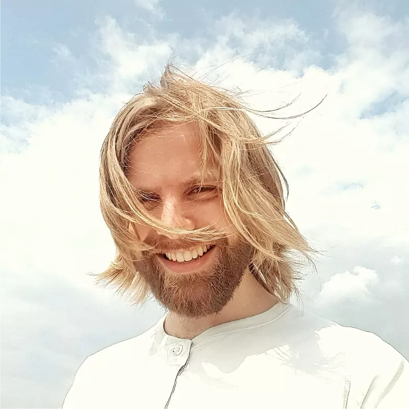 Nikolaj Stausbøl